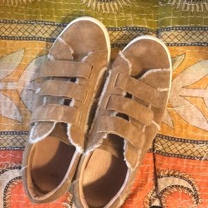 Size 9.5 Ugg sneakers worn a couple of times